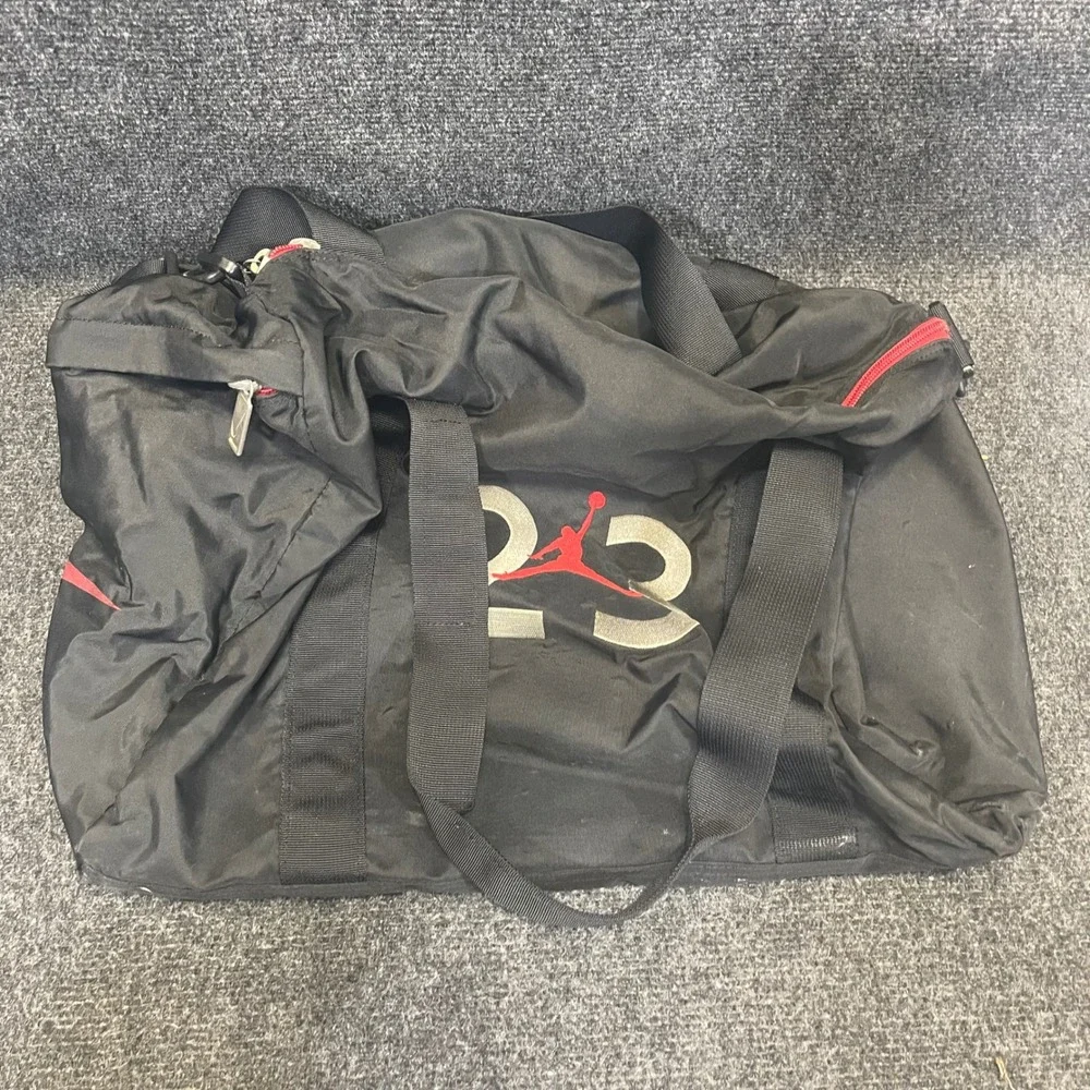 Nike‎ Air Jordan Vintage 90s Jumpman 23 Logo Duffle Bag Black/Red 530055 SP-K56